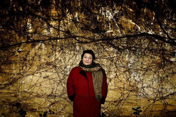 Kirkeministeriet forflytter Lene Matthies til Nørrebro efter en sag om forsvundne drikkevarer fra et aflåst skab. 