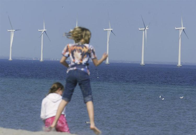 Miljøministeren vil have flere havvindmølleparker for at leve op til EU's ambitioner for fremtidens energiforbrug. 