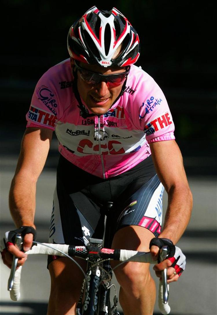 Ivan Bassos skifte til Team Discovery satte holdet i et kedeligt dopingskær. Men holdet er overraskende sluppet fri af udelukkelse. 