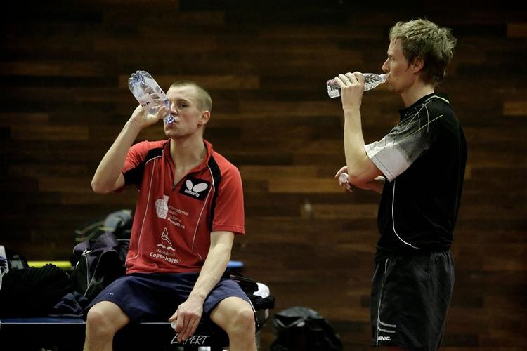 Michael Maze og Jörgen Persson afsluttede dagens træningspas med en kamp som den 40-årige svensker vandt. 