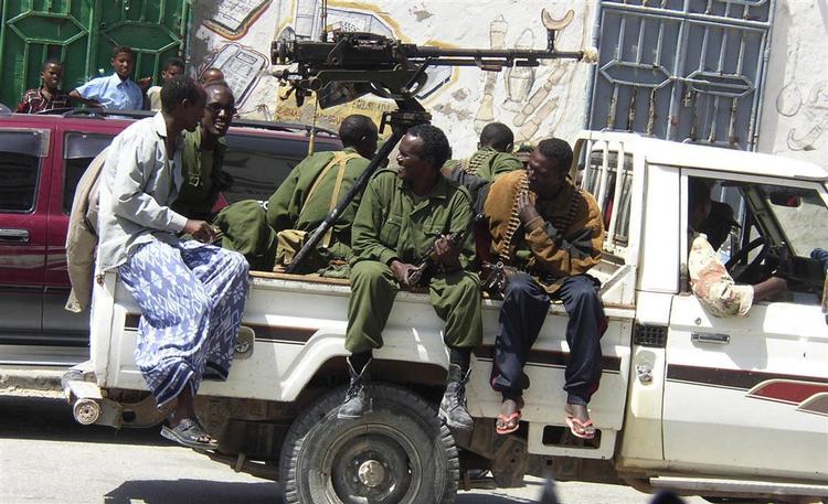 Somaliske regeringstropper patruljerer hovedstaden Mogadishu. 
