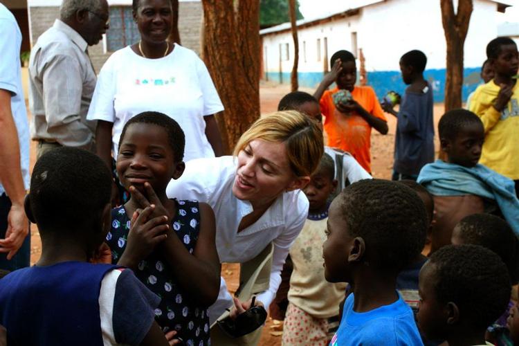 Madonnas adoption af etårige David Banda fra Malawi har været omdiskuteret, og flere menneskerettighedsgrupper i Malawi er bekymrede over, at hun kunne få lov til at omgå adoptionsreglerne. 