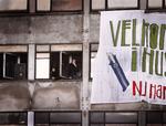 Der herskede blød søndag morgen-stemning omkring det besatte hus på Dortheavej, da Politiken var forbi. 