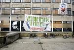 Det besatte hus på Dortheavej bliver ryddet senest i morgen.  Det er vigtigt at huset ryddes forholdsvis hurtigt, mener politidirektør Hanne Bech Hansen. 