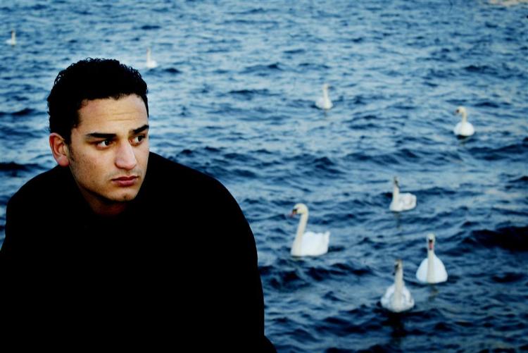 Ashkan Panjeheighalehei er i dag blevet 25 år. Som 18-årig blev han udvist af Danmark og sendt tilbage til Iran, hvor han blev tortureret. Her er han fotograferet i 2003, efter at have flygtet tilbage til Danmark. 