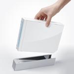Wii er fuldkommen stille og gør alt for at tage sig så diskret, ydmyg og neutral ud som muligt. 