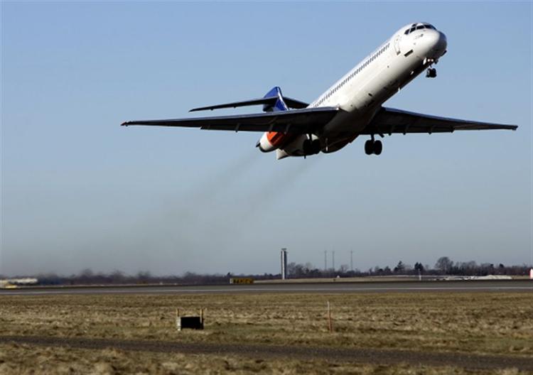 Flyselskaberne bryder loven, når de oplyser om billetprisen. 