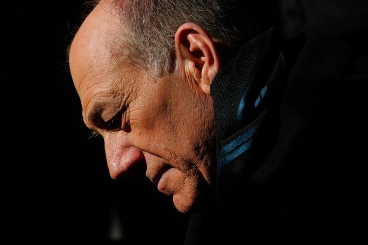 Ehud Olmert efterforskes i en korruptionssag. 