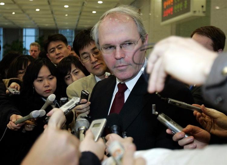 Den amerikanske chefforhandler omkring Nordkoreas atomprogram, Christopher Hill, mener, at Nordkorea er klar til forhandlinger. 