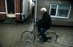 I eftermiddag vil vandet stå højest i Sønderjylland. Her oversvømmelse i Løgstør i 2005 (arkivfoto). 