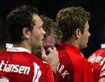 Lars Christiansen trøster en trist Boldsen. 