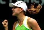 Lucie Safarova jubler over et vundet point under kampen mod Mauresmo. 