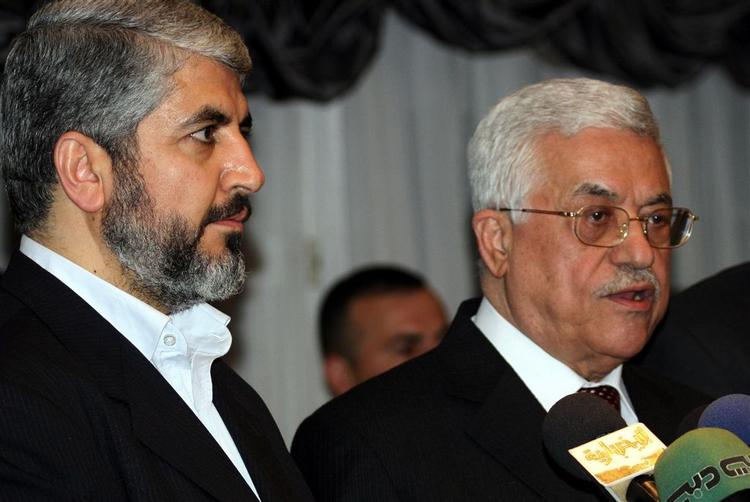 Den palæstinensiske Mahmoud Abbas (th) sammen med  Khaled Mashaal efter mødet i Damaskus. 