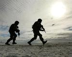 Amerikanske soldater træner i Kansas inden udsendelse til Irak. Præsident Bush vil ikke lægge sig fast på en plan for tilbagetrækning. 