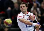 Jesper Nøddesbo har skuffet under de første kampe ved VM, og den normalt stærke stregspiller kommer ikke med i skæbnekampen mod Norge. 