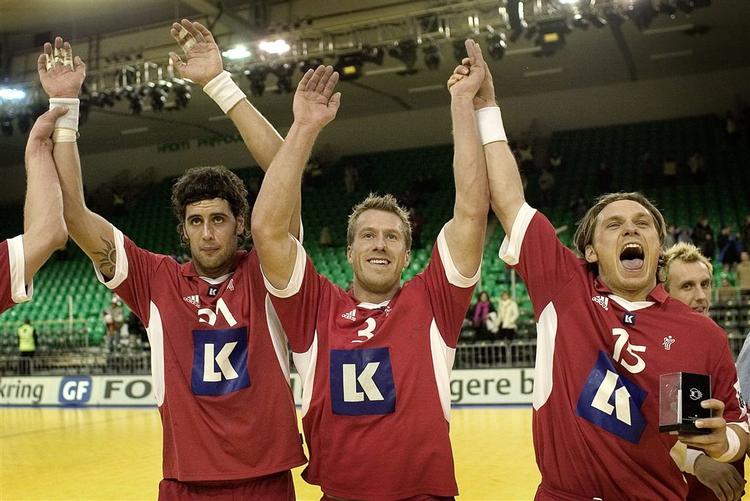 Kasper Nielsen (midten) i selskab med Lars Krogh Jeppesen og Claus Møller Jacobsen. 