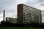 Beboerne i bestyrelsen for AAB's lokale afdeling anbefaler, at husene bliver revet ned. 