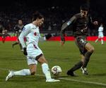 Tjekken Milan Baros (t.v.) fik debut for Lyon, men formåede ikke at score. 
