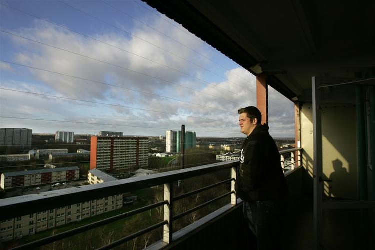 Rødovres borgmester er tilfreds med, at AAB's to højhuse i hans kommune skal rives ned. 