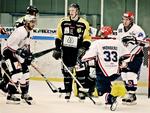 Herlevs Thor Dresler(i sort midt i billedet)har mulighed for at slutte sæsonen i en udenlandsk klub, men bliver formentlig i Herlev. 