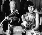 Statsbesøg. Sovjetleder Nikita Khrusjtjov i Danmark, 1964. Her med statsministerfrue Helle Virkner. De to udvekslede næppe de store statshemmeligheder. Men i forbindelse med besøget forsøgte russerne at lokke PET-chefen Mogens Jensen om bag Jerntæppet. Foto: Tage Christensen/Polfoto 