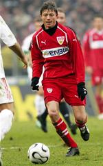 Efter lang tid uden for banen kan Jon Dahl Tomasson være på banen for sin nye spanske klub allerede i aften. 