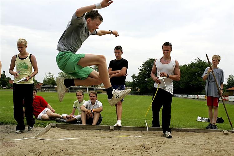 Motion og sport er sundt for børn, men forkert træning kan forøge risikoen for slidgigt. 