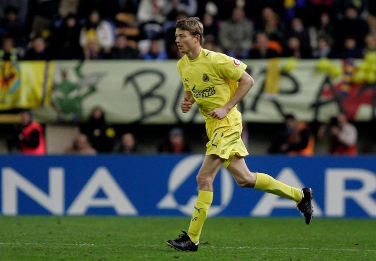 Jon Dahl Tomasson blev historisk, da han fik debut for Villareal og som den første dansker har optrådt i ligaerne i England, Spanien, Tyskland og Italien. 