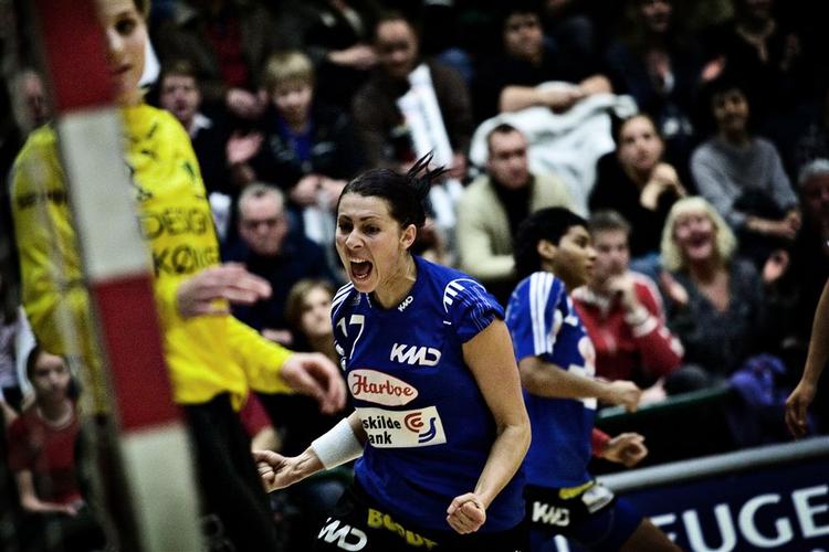 Slagelses topscorer Bojana Popovic jubler efter en af sine 13 scoringer i kampen mod Viborg. 