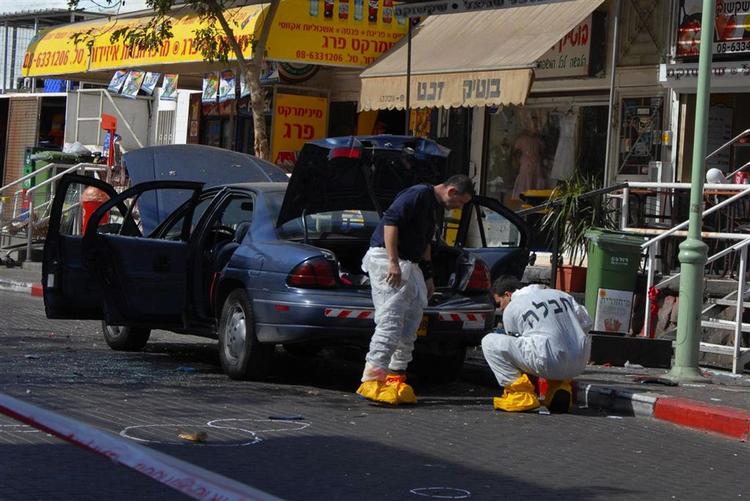 De israelske myndigheder frygter, at der er flere selvmordsbombere i Eilat. 