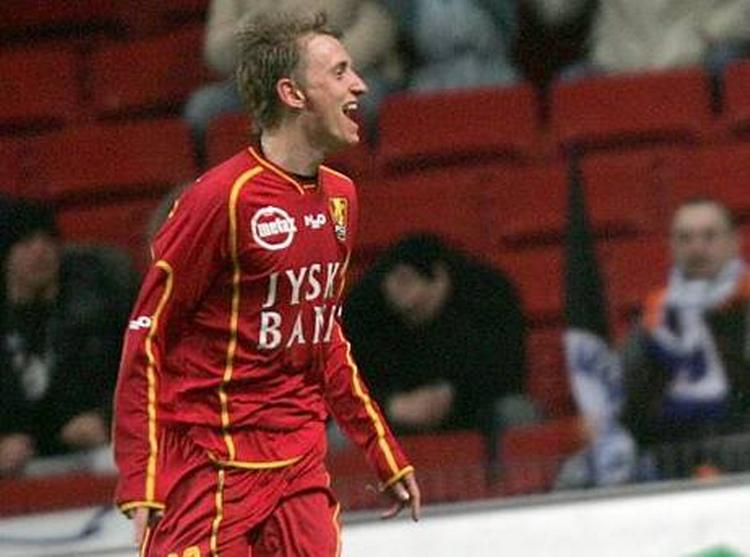 Danny OLsen nåede at spille 30 kampe og score 10 mål  for FCN. 