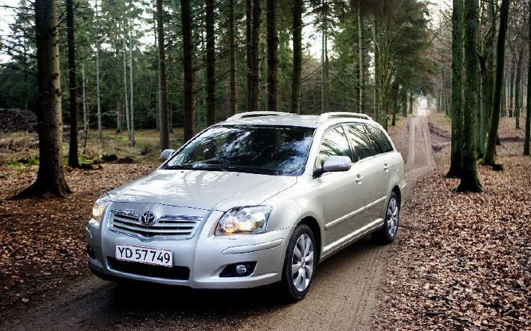 Toyota Avensis, her som stationcar - den mest solgte bil i Danmark 2006. 