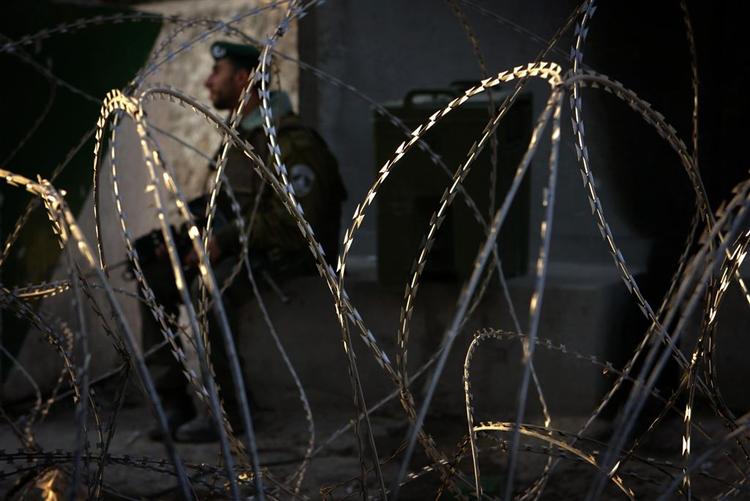 En del af den israelske 'sikkerhedshegn' kan blive flyttet ind på Vestbredden, så tusindvis af palæstinensere kan ende på den israelske side. 