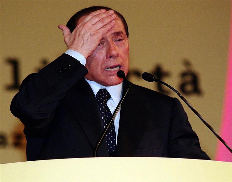Silvio Berlusconi har gjort fruen vred, og nu skal der undskyldes! 