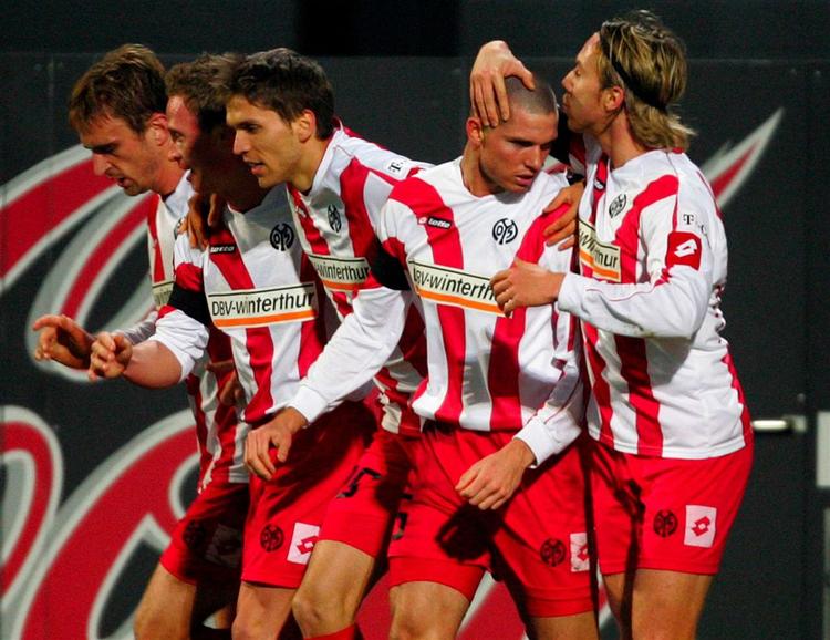 Mainz-jubel efter Leon Andreasens (nr. to fra højre) scoring. 