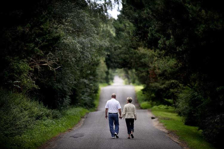 Nok så mange år som par giver ikke ret til at arve hinanden, hvis der ikke er papir på forholdet. Heller ikke i den nye arvelov. Trods intentionen om at modernisere reglerne skal ugifte stadig oprette testamente for at arve hinanden. 