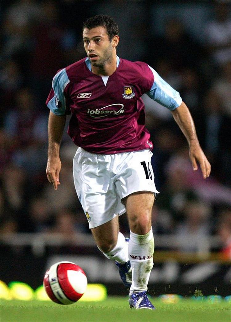 Den argentinske stjernespiller Javier Macherano har ikke fået meget spilletid i West Hams trøje. Nu går turen - muligvis - til Liverpool. 