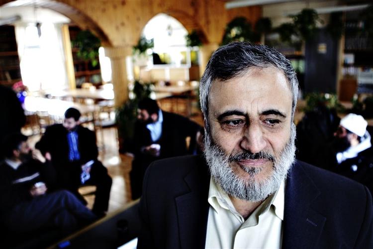 Imam Abu Laban havde tætte kontakter til islamlærde i Mellemøsten og stor indflydelse i muslimske kredse. 