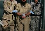 En ny FBI-rapport afslører flere tilfælde af grov fangemishandling på den amerikanske Guantanamo-base på Cuba. 