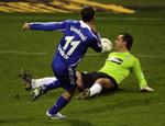Peter Løvenkrands scorer et af sine to mål mod Werder Bremen. 