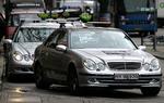 Storkøbenhavns Taxinævn overvejer at sætte taksterne op, så det bliver attraktivt for chaufførerne at køre de kortere ture. 