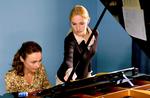 Catherine Frot spiller pianistinden, der bliver udsat for et hævntogt af den 20-årige nodevender, Mélanie. I den rolle ses Déborah François, som bliver udråbt til den nye Catherine Deneuve. 