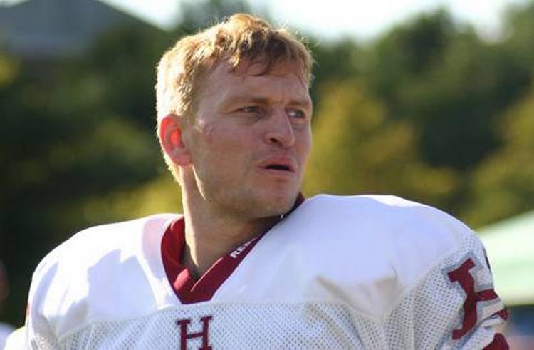 Simon Wolff-Pedersen har spillet i to sæsoner for Herlev Rebels. Før det spillede han fodbold i GVI, Lundtofte og HIK. 