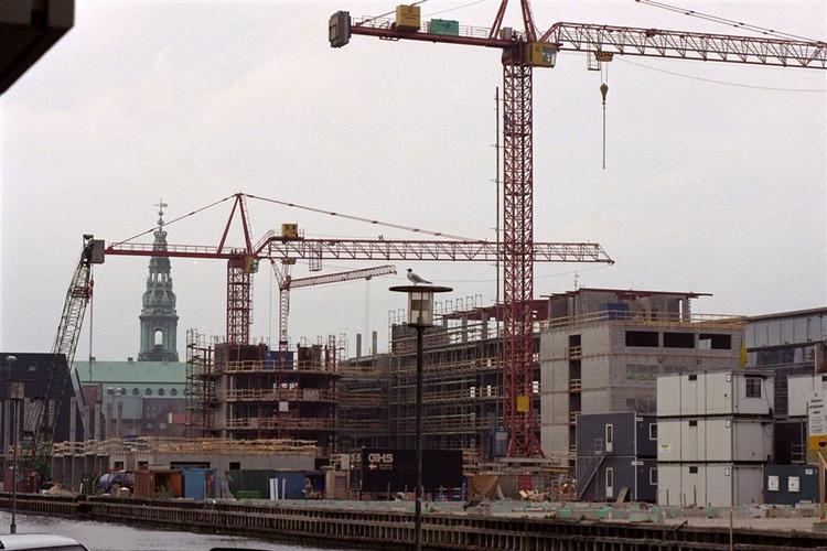 Krav om modydelser til politikere i byggesager ukendte hos flere  byggeselskaber 