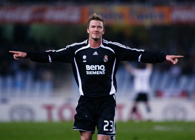 En glad David Beckham efter målet mod Real Sociadad. 