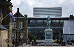 Bilisternes rute ud  til operaen - her set fra Marmorkirken ind over Amalienborg Slotsplads -skal gøres længere. 