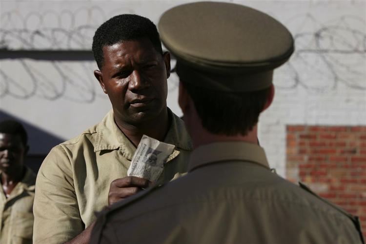 Bille Augusts film Goodbey Bafana om Nelson Mandela fik en blandet modtagelse af pressen i dag. 