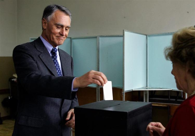 Portugal har en af Europas mest restriktive abortlovgivninger. Her stemmer landet præsident, Anibal Cavaco Silva, ved dagens afstemnning, som skal lempe reglerne. 