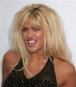 Var det silikonebrysterne, der tog livet af Anna Nicole Smith? 