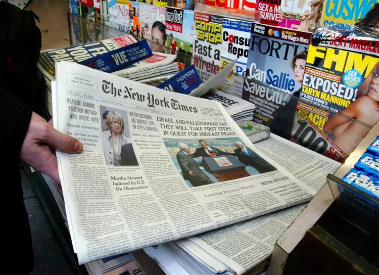 Pigerne fandt deres far via New York Times, efter at han i slutningen af 80'erne havde doneret sæd to gang om ugen i en længere periode. 